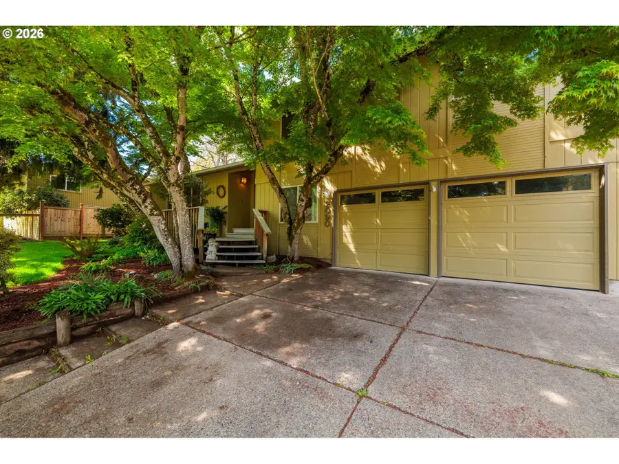 2090 Hawkins Ln, Eugene, OR 97405 - #2