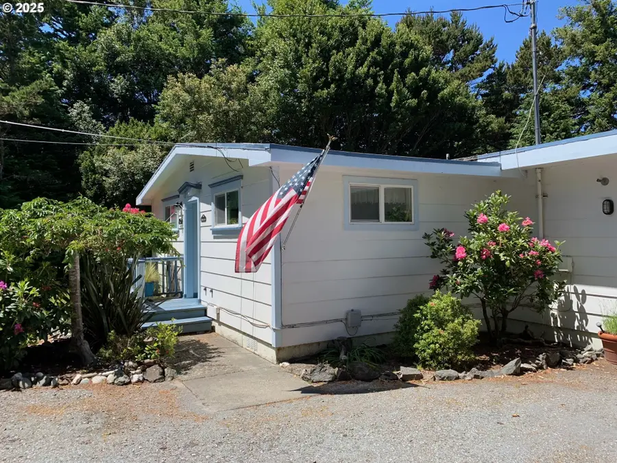 850 Lakeshore Dr, Port Orford, OR 97465 - Image #3