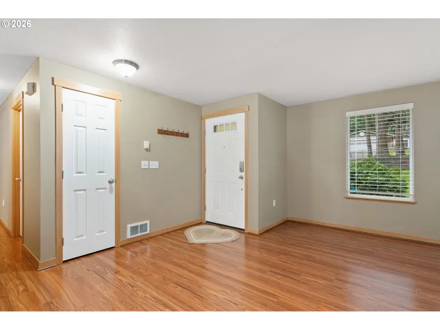 321 Rollingwood Dr, Kelso, WA 98626 - #3