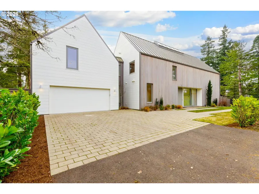 948 S Palatine Hill Rd, Portland, OR 97219 - Image #2