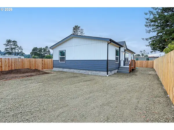 235 Rainbow Ln, Lakeside, OR 97449