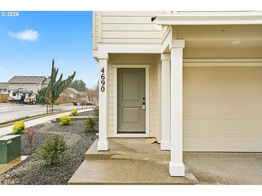 4690 SE 2nd St, Gresham, OR 97080 - #2