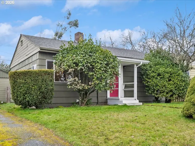 8234 NE Webster St, Portland, OR 97220 - Image #1