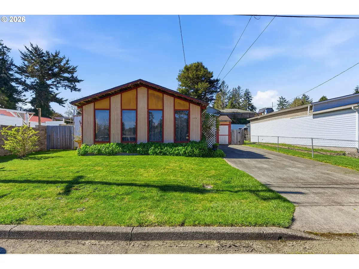 474 N Wasson St, Coos Bay, OR 97420 - #1