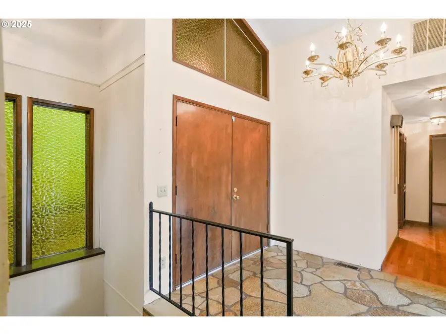 7885 NW Ridgewood Dr, Corvallis, OR 97330 - Image #3