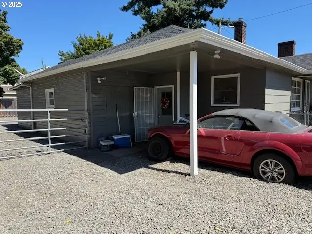 15725 SE Stark St, Portland, OR 97233 - #3