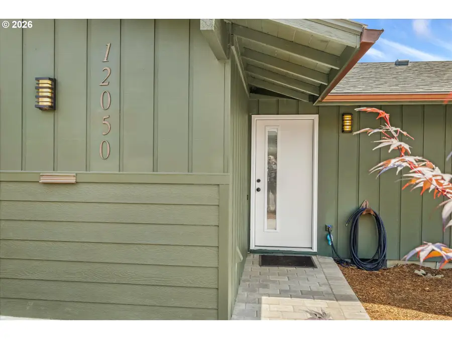 12050 SW King George Dr, King City, OR 97224 - #3