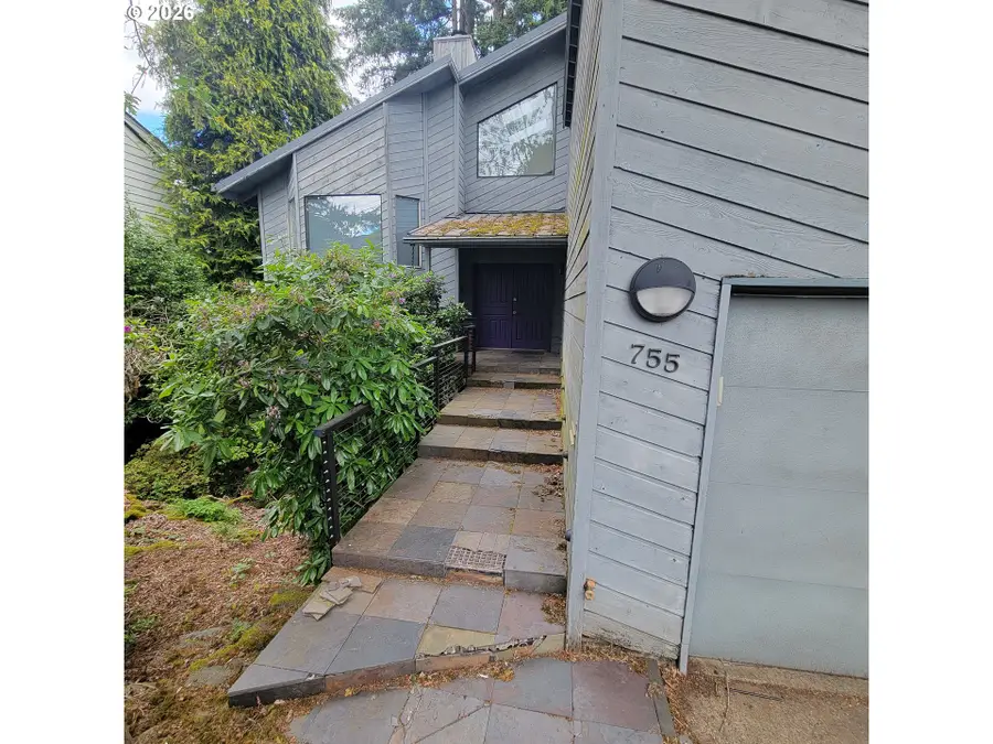 755 SW Chestnut St, Portland, OR 97219 - #3
