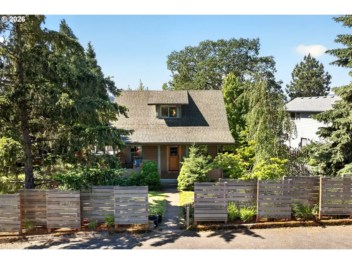 127 SE Wyers St, White Salmon, WA 98672 - #1