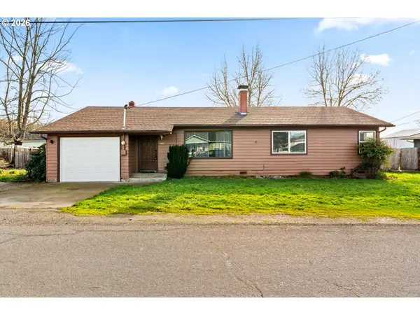 469 NE Sterling Dr, Roseburg, OR 97470