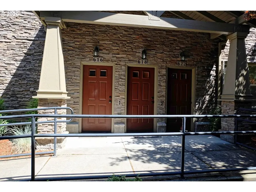 618 NE Garswood Ln, Hillsboro, OR 97006 - #2