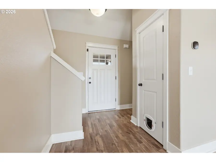 967 E 16th St, Lafayette, OR 97127 - #3
