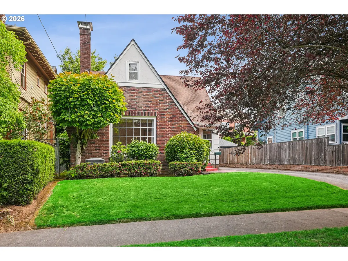 5809 SE Taylor St, Portland, OR 97215 - #1