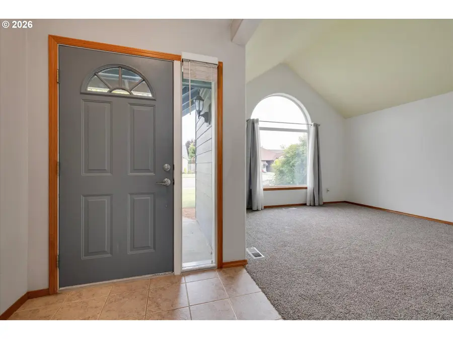 317 SE 9th Ave, Canby, OR 97013 - #3
