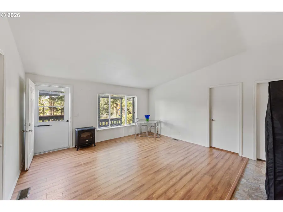 545 Queens Ave, Lakeside, OR 97449 - #3