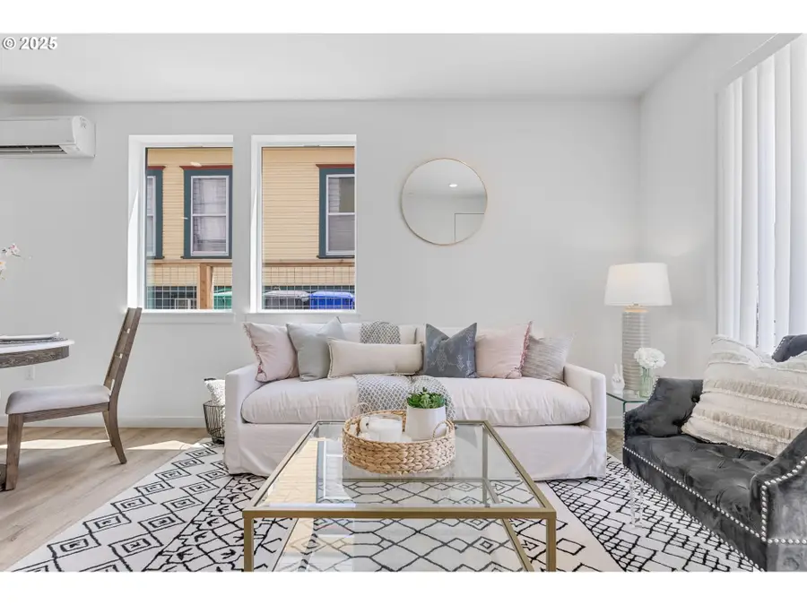 121 N Going St #202, Portland, OR 97217 - Image #2