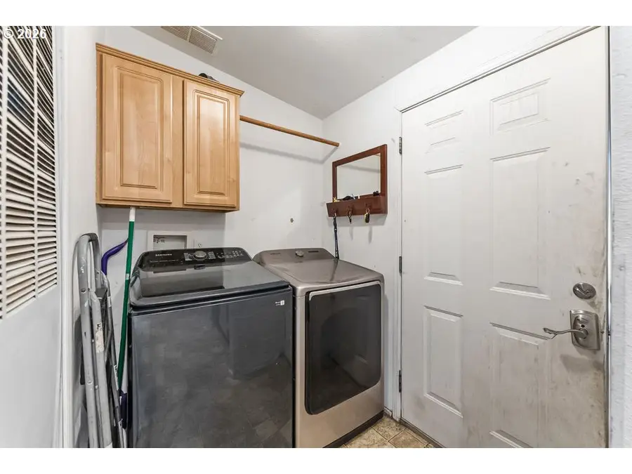 265 SE Grape Ave, Winston, OR 97496 - #3