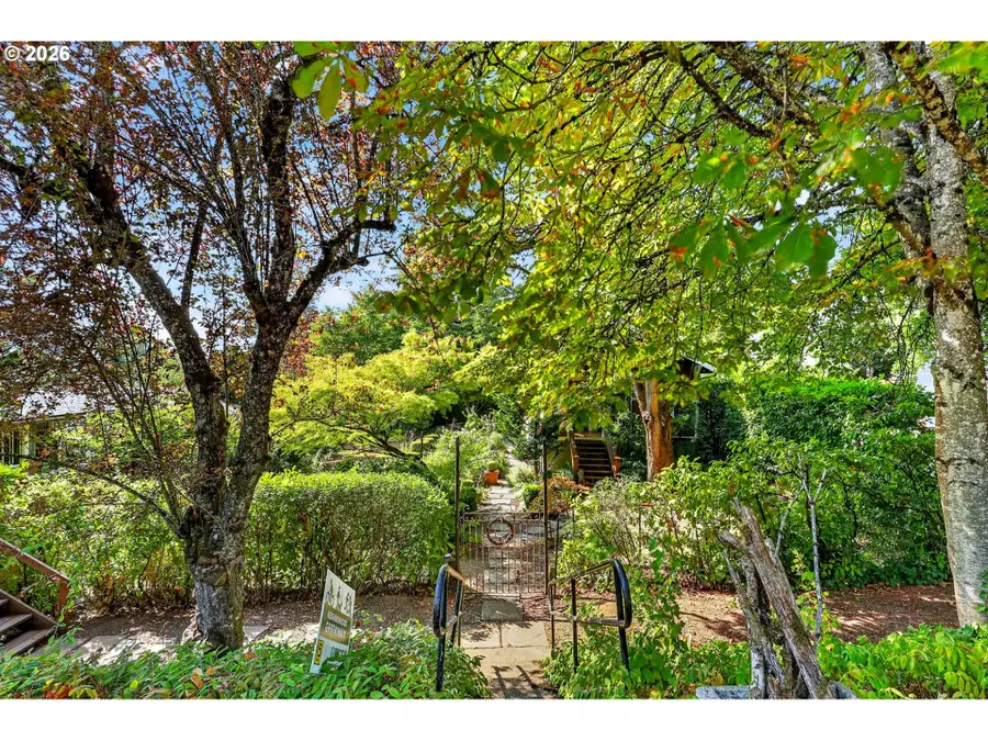 9225 SW Boones Ferry Rd, Portland, OR 97219 - #3