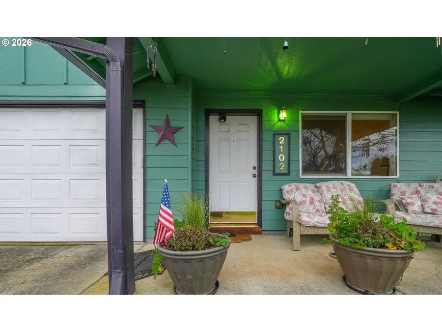 2102 S 8th St, Cottage Grove, OR 97424 - Image #3