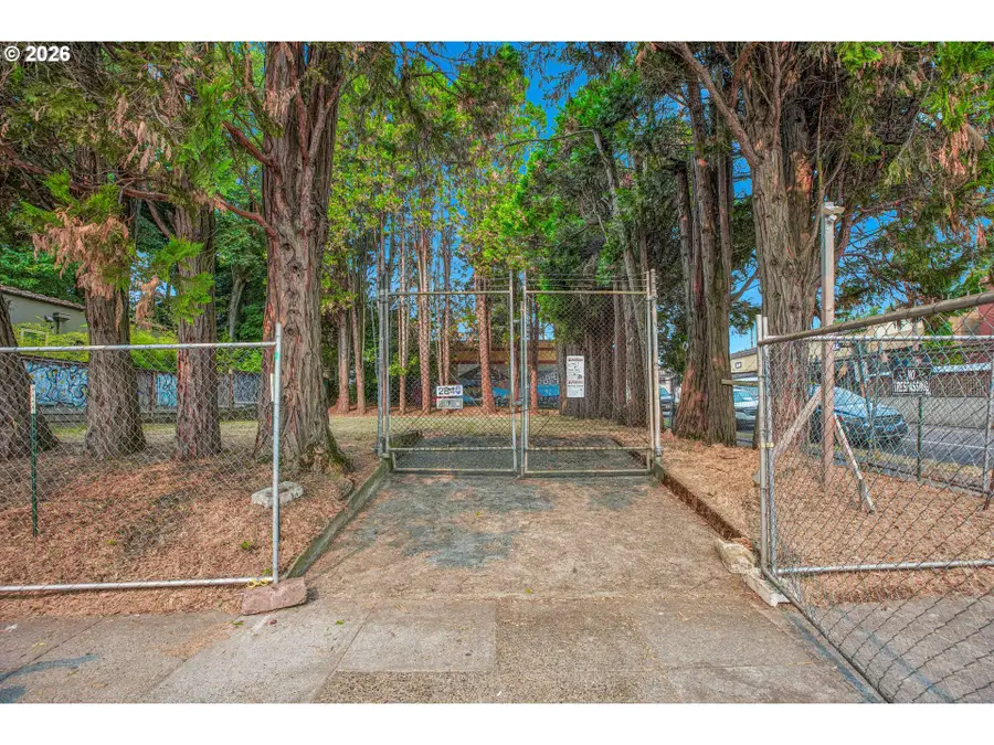 2880 SE Stark St, Portland, OR 97214 - #3