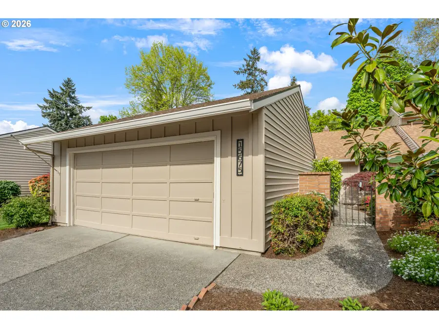 15675 SW Oakhill Ln, Tigard, OR 97224 - #2