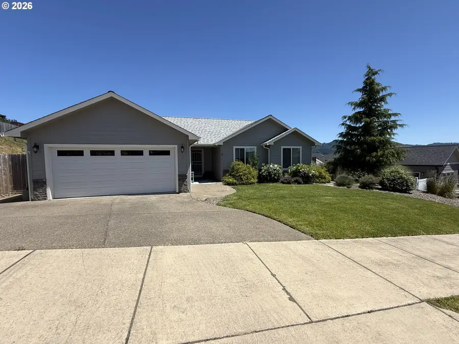 784 Pebble Crk St, Sutherlin, OR 97479 - #2