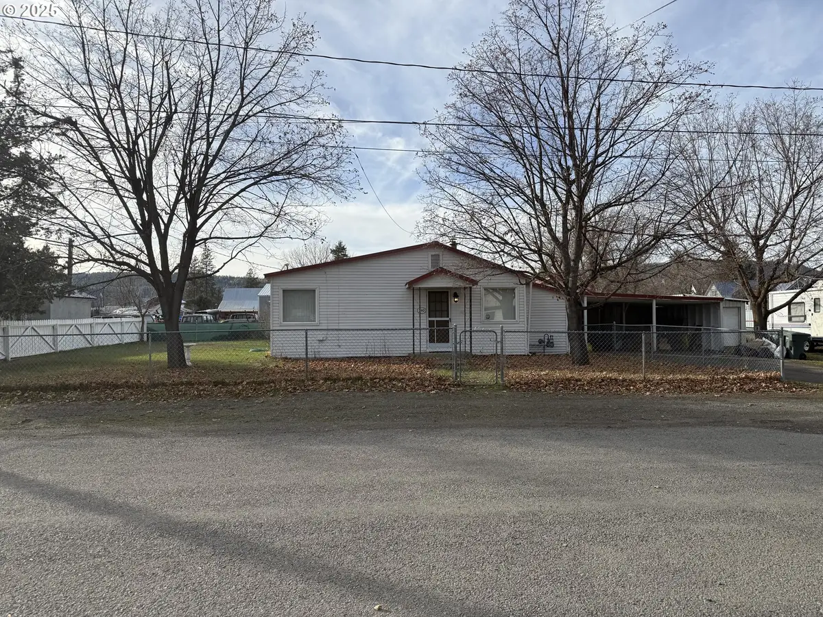 340 S 6th Ave, Elgin, OR 97827 - Image #1