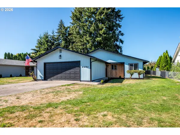 4490 Constitution Ln, Longview, WA 98632
