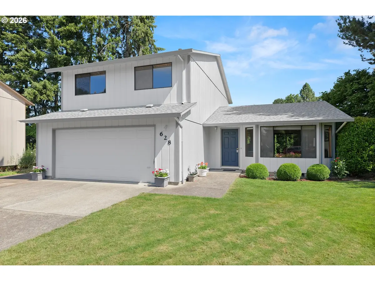 628 SE 33rd Ct, Hillsboro, OR 97123 - #1