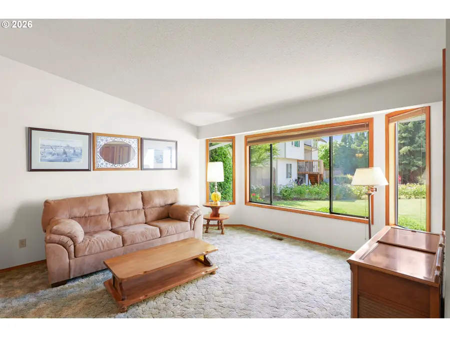 628 SE 33rd Ct, Hillsboro, OR 97123 - #3