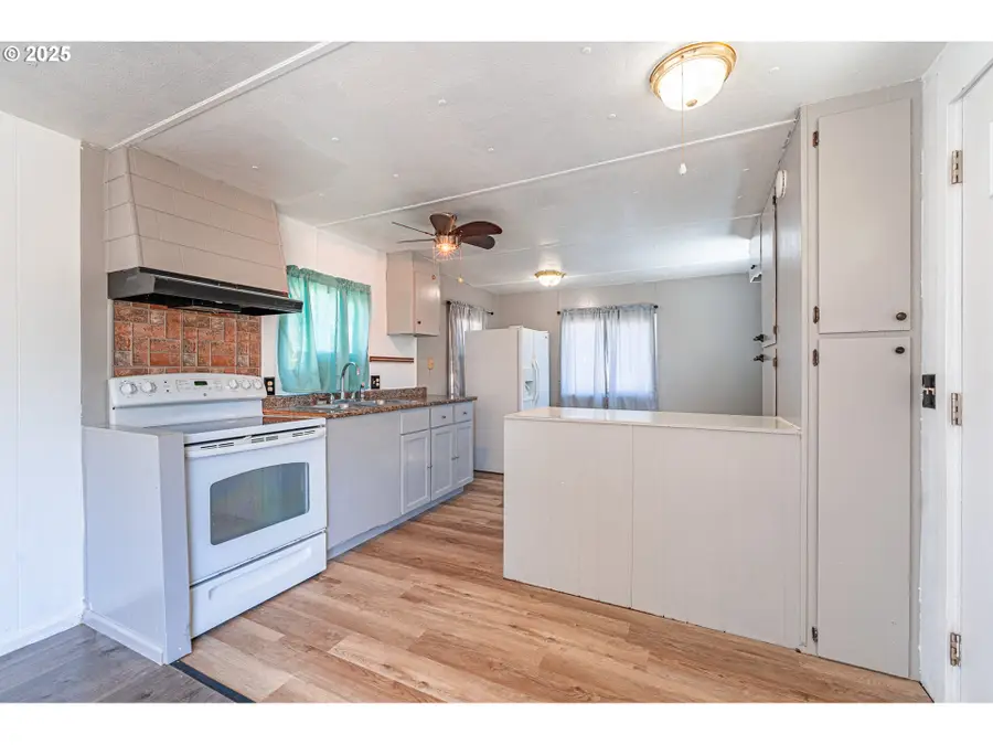 34956 Seavey Loop Rd #11, Eugene, OR 97405 - Image #2