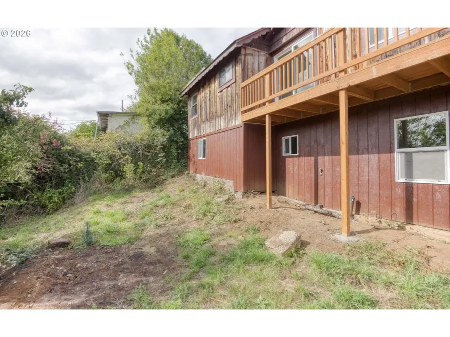 541 E 6th St, Coquille, OR 97423 - #3