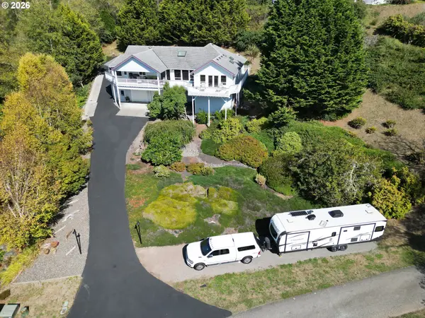 15709 Pelican Bay Dr, Brookings, OR 97415