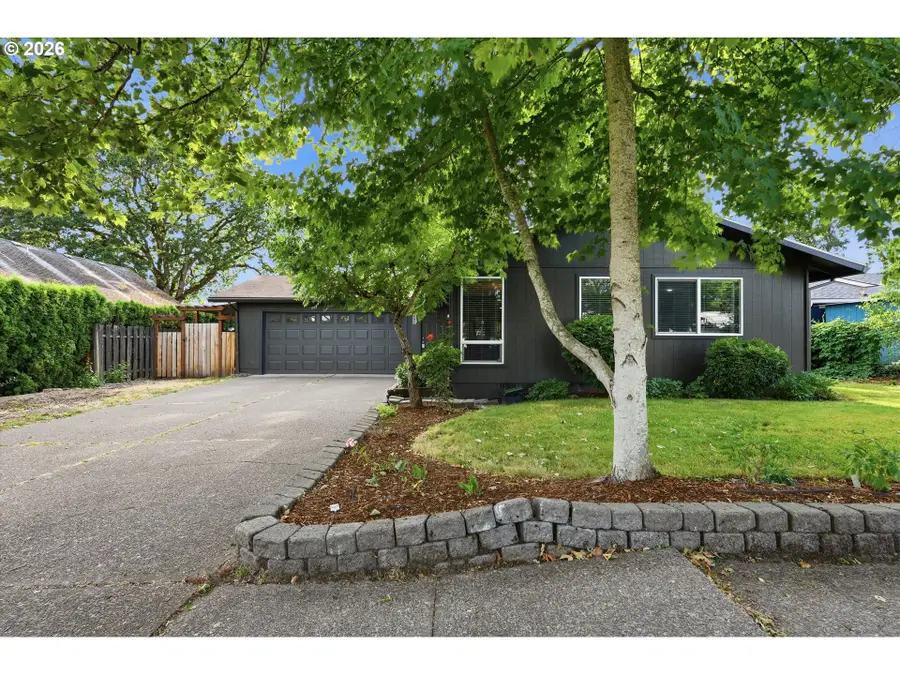 909 N Sitka Ave, Newberg, OR 97132 - #2