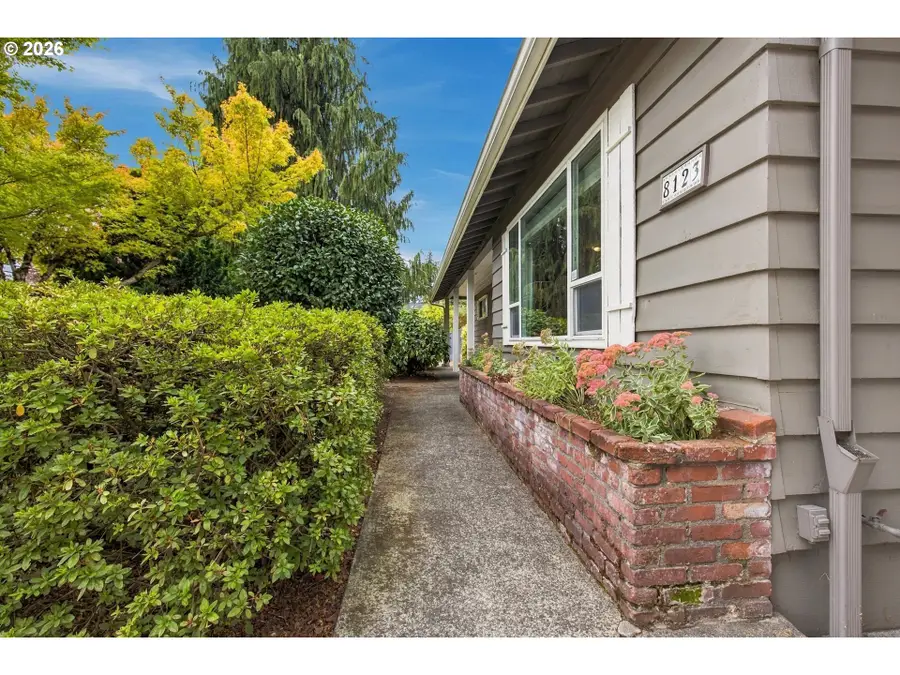 8123 SE Roots Rd, Milwaukie, OR 97267 - #3