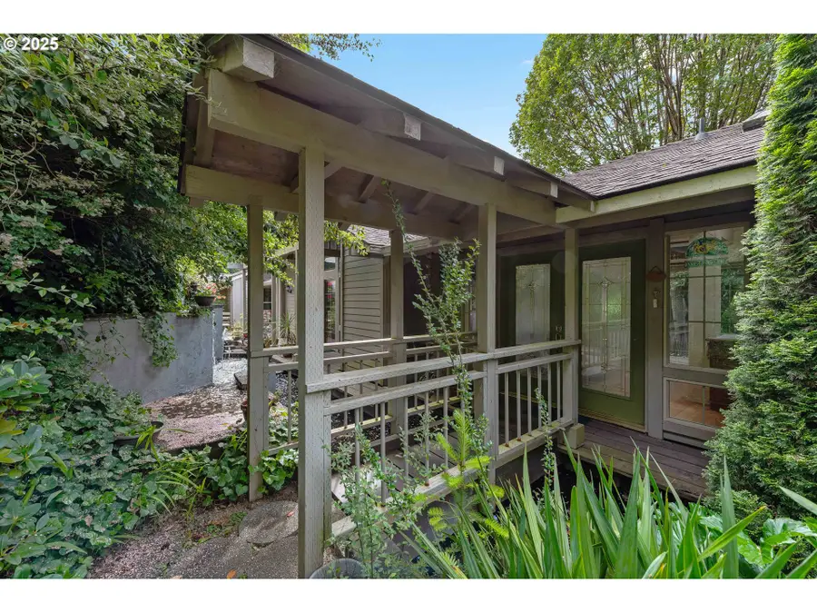 93652 E Blue Bird Ln, Glasgow, OR 97459 - Image #3