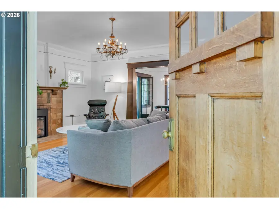 128 SE Cesar E Chavez Blvd, Portland, OR 97214 - #3