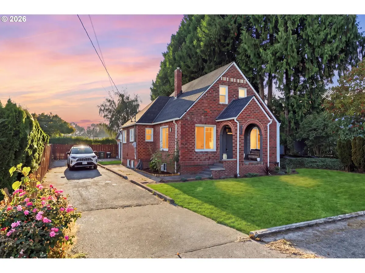 707 3rd St, Woodland, WA 98674 - #1