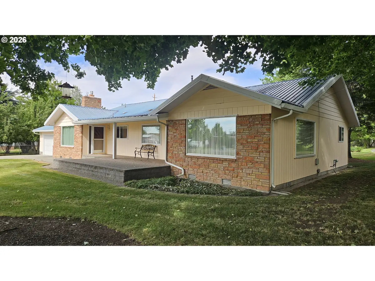 502 N Lake St, Joseph, OR 97846 - #1