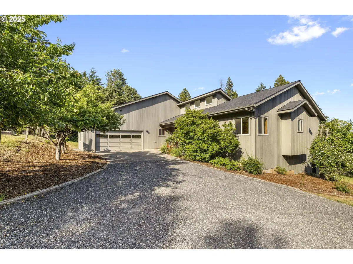 4719 Westwood Dr, Hood River, OR 97031 - Image #1