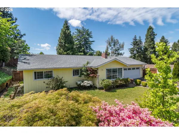 956 W Pilger St, Roseburg, OR 97471