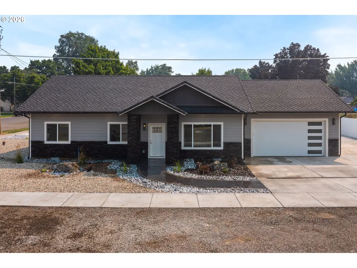912 Lane Ave, La Grande, OR 97850 - #1