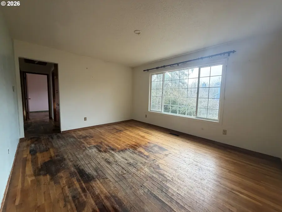 9336 SE Regents Dr, Milwaukie, OR 97222 - Image #3