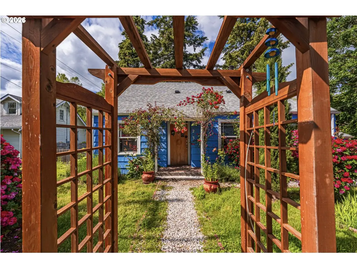123 Elkay Dr, Eugene, OR 97404 - #1