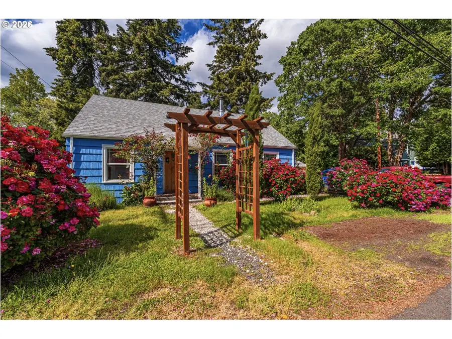 123 Elkay Dr, Eugene, OR 97404 - #2
