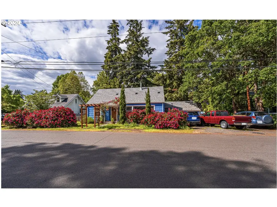 123 Elkay Dr, Eugene, OR 97404 - #3