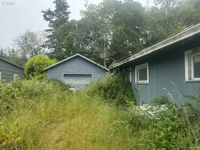 743 S Cammann St, Coos Bay, OR 97420 - #2