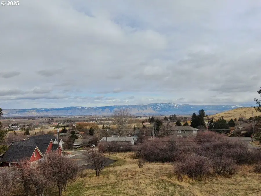 1609 Gildcrest Dr, La Grande, OR 97850 - Image #2