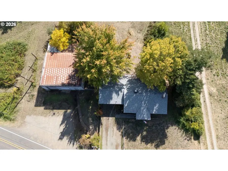 2584 Yokum Rd, Riddle, OR 97469 - #3