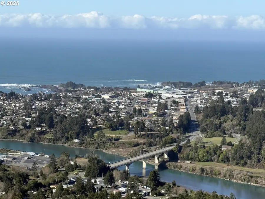 Dale Ct, Brookings, OR 97415 - #2